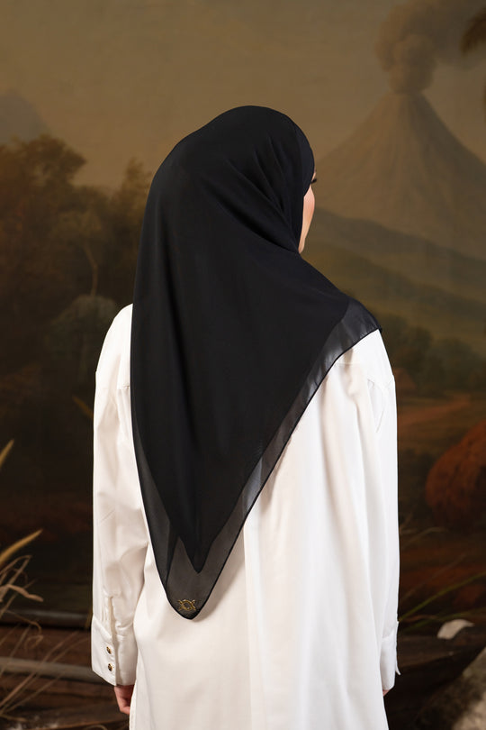 Shaira Square Hijab Instan Armor Black