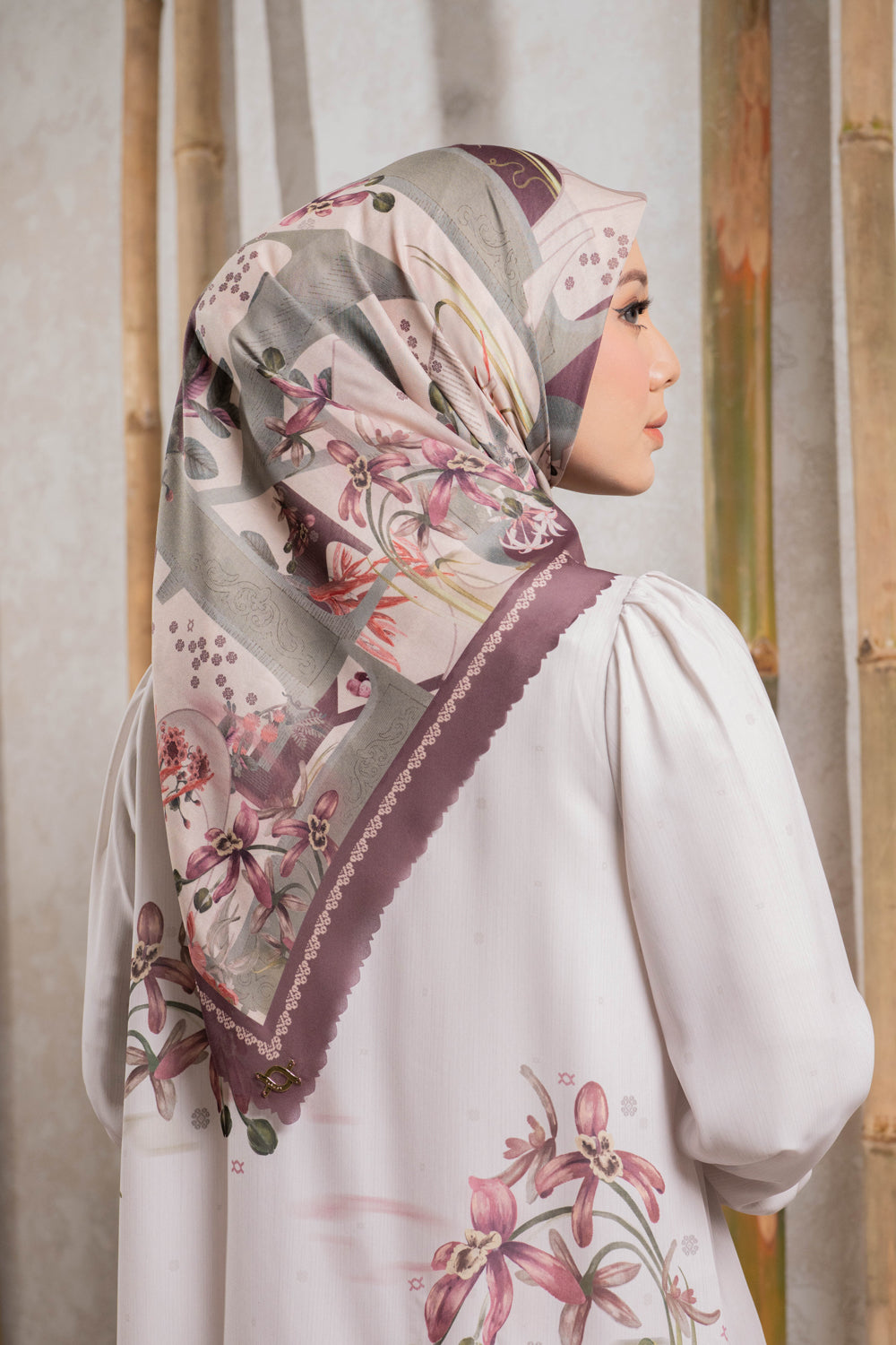 Aeri Scarf Cream Puff