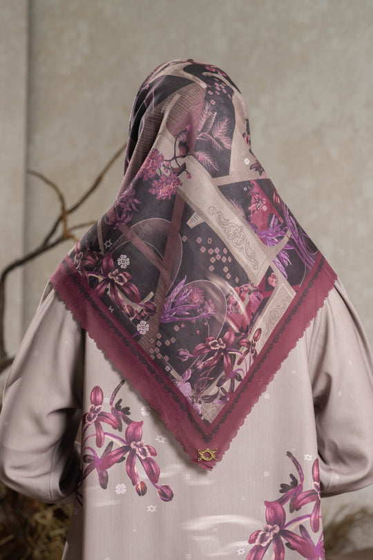 Aeri Scarf Carved Wood