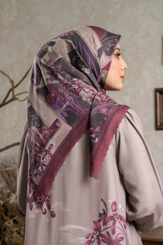 Aeri Scarf Carved Wood