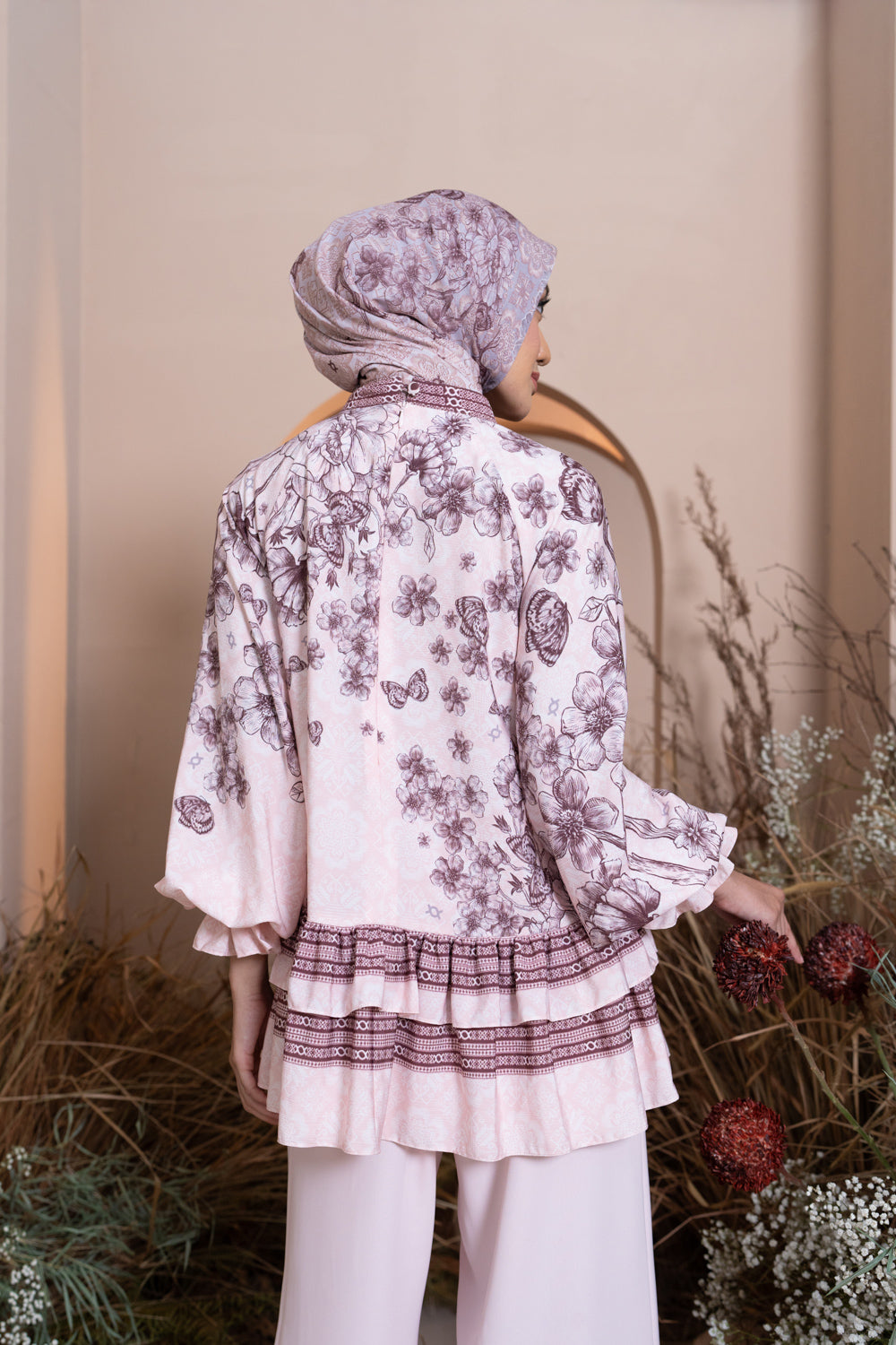 Medinela Blouse (Minor) Pink Scallop