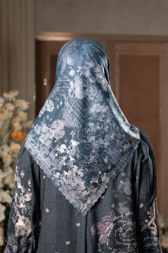 Luminara Scarf Biru Indigo