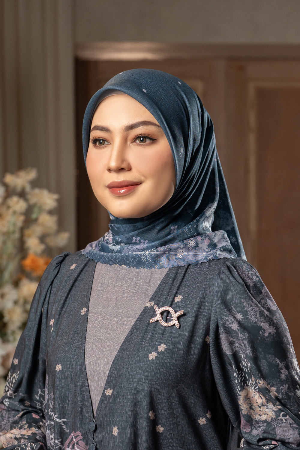 Luminara Scarf Biru Indigo