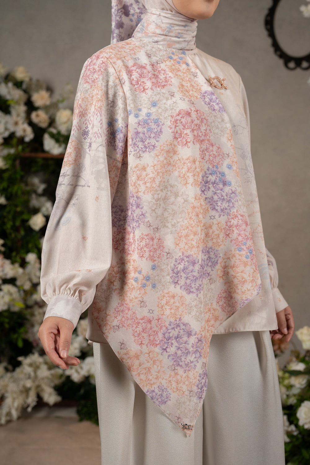 Luminara Blouse Puspa Pelita