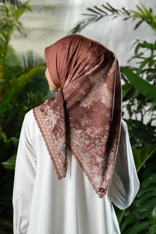 Seruni Scarf Jingga Bata