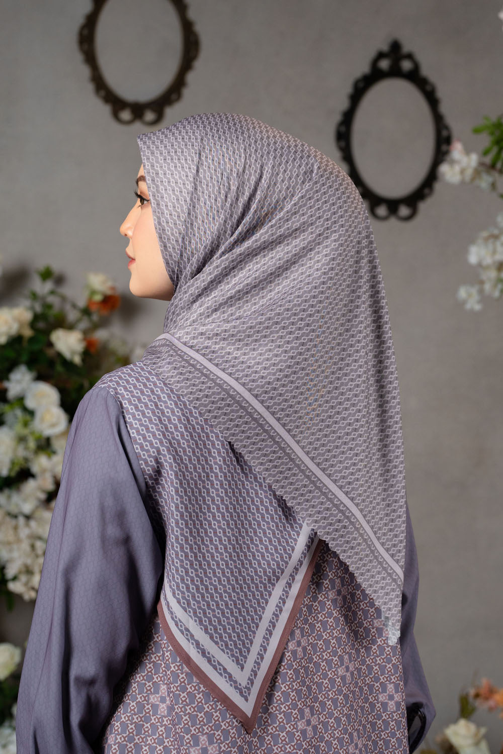 Romely Scarf Saliwah Kelabu