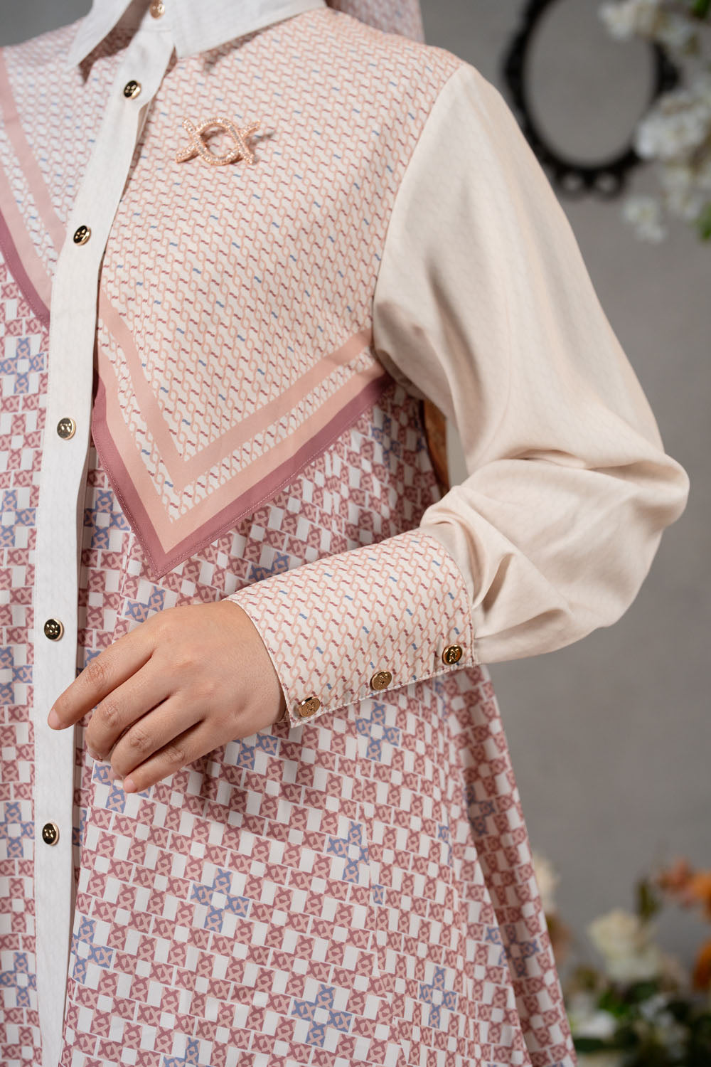 Romely Shirt Gading Bromelia