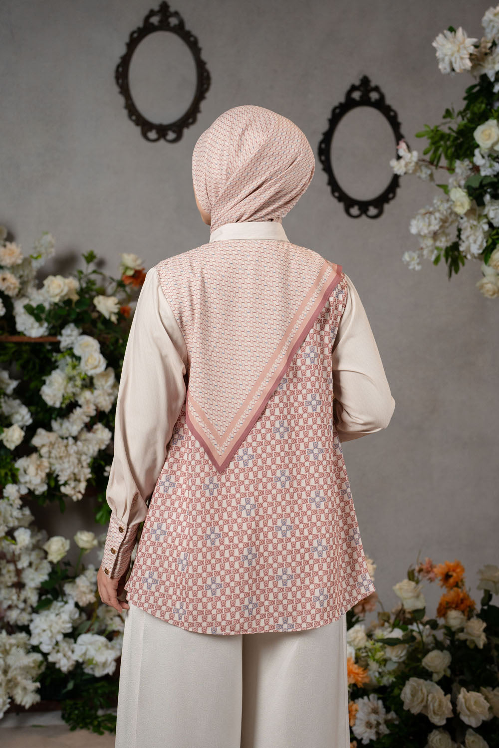 Romely Shirt Gading Bromelia