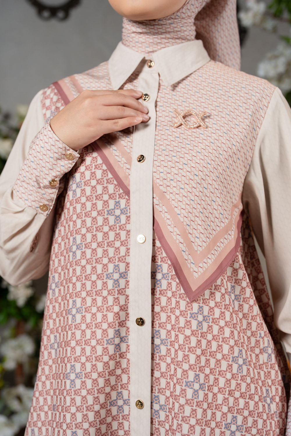 Romely Shirt Gading Bromelia