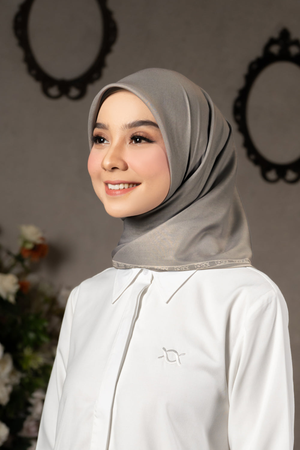 Monogram Daily Scarf Spring Grey