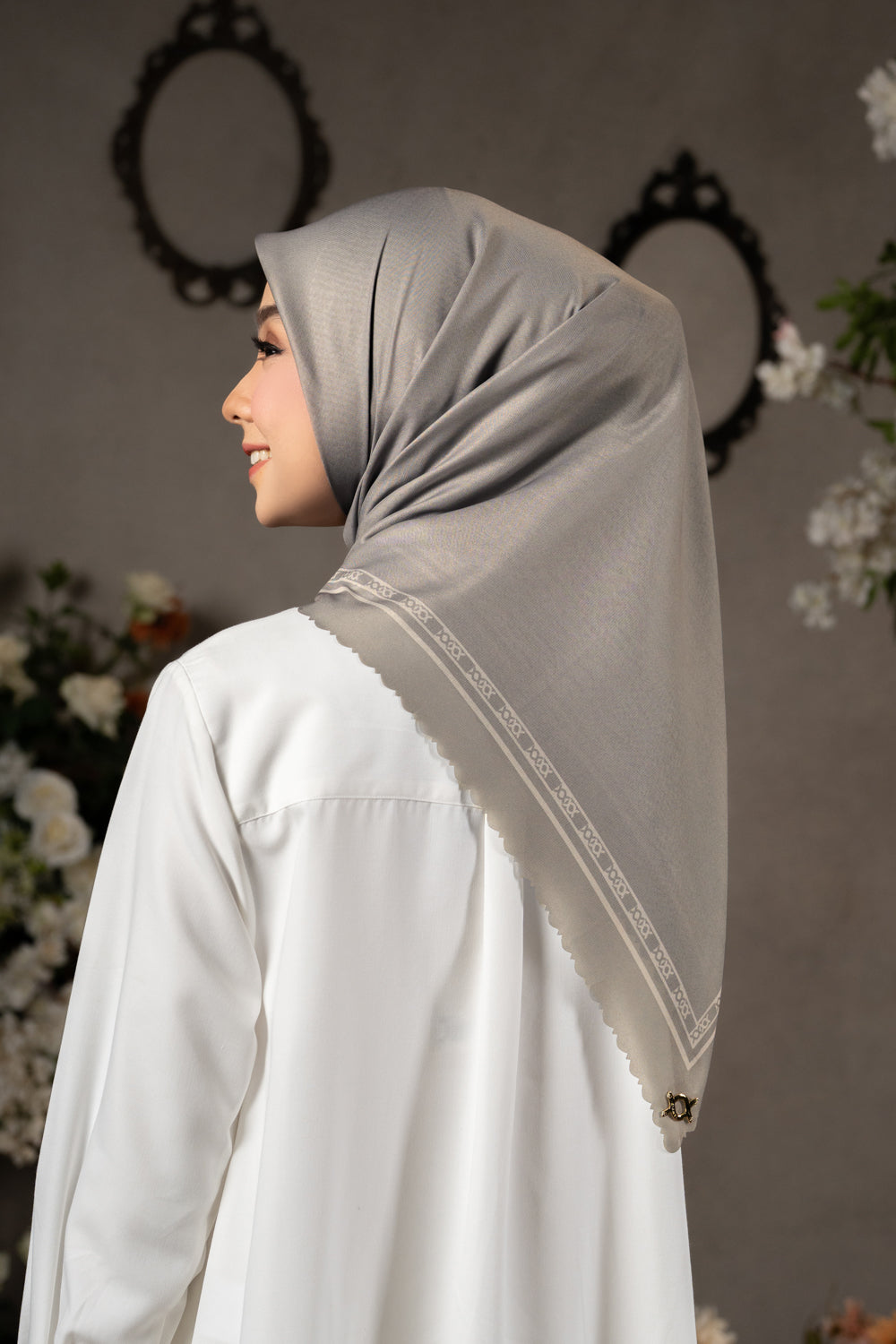 Monogram Daily Scarf Spring Grey