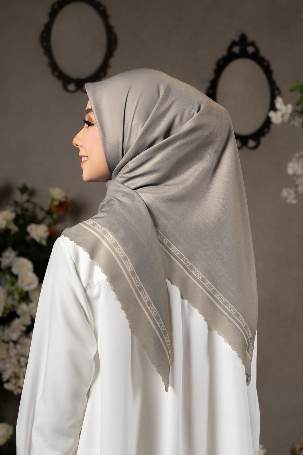 Monogram Daily Scarf Spring Grey