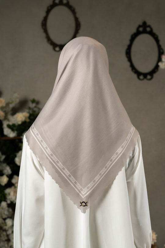 Monogram Daily Scarf Oat Milk