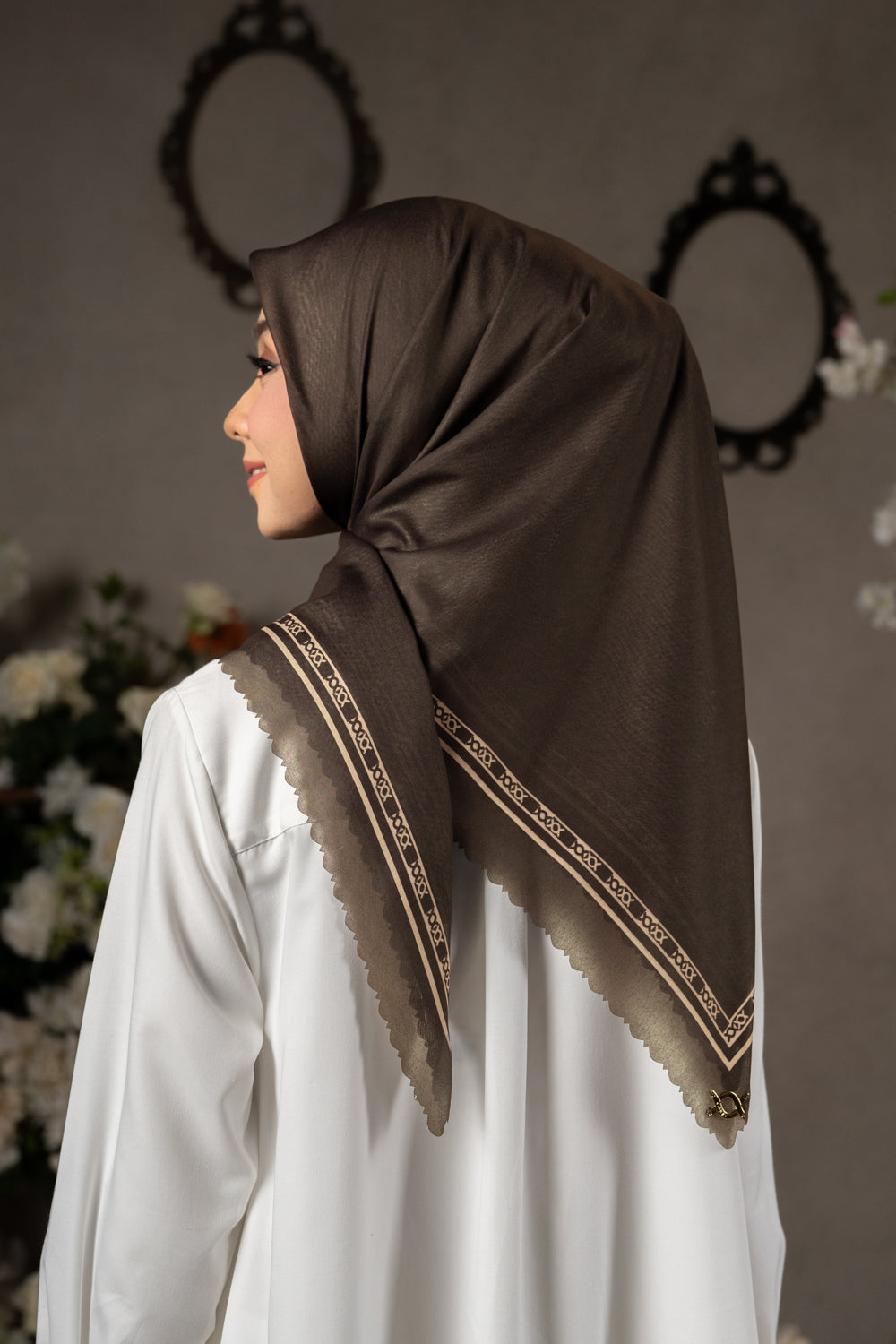 Monogram Daily Scarf Dark Bistre