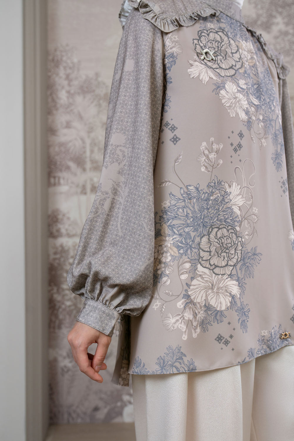 Seluna Blouse Abu Kelabu