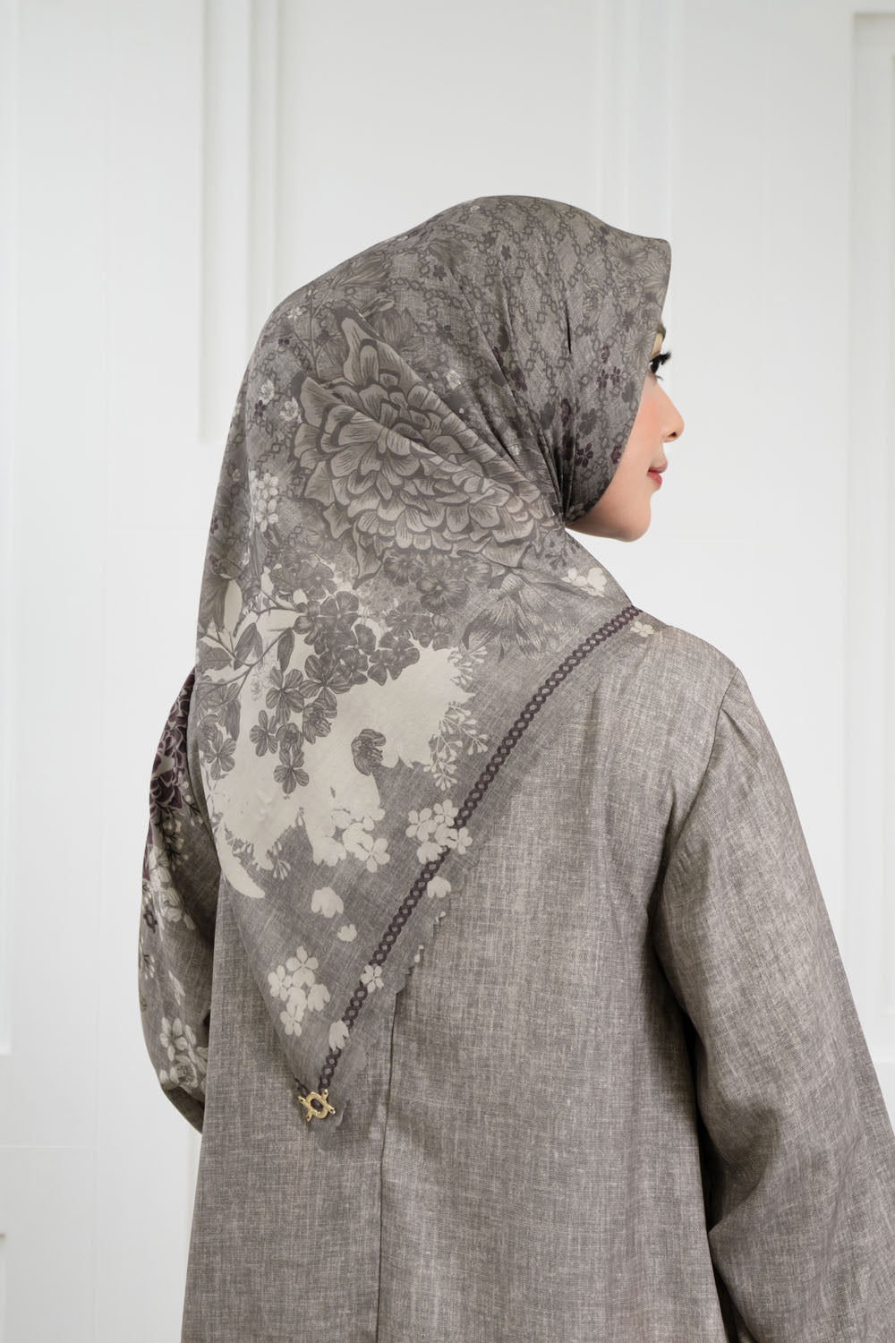 Rindala Scarf Angan Kenari