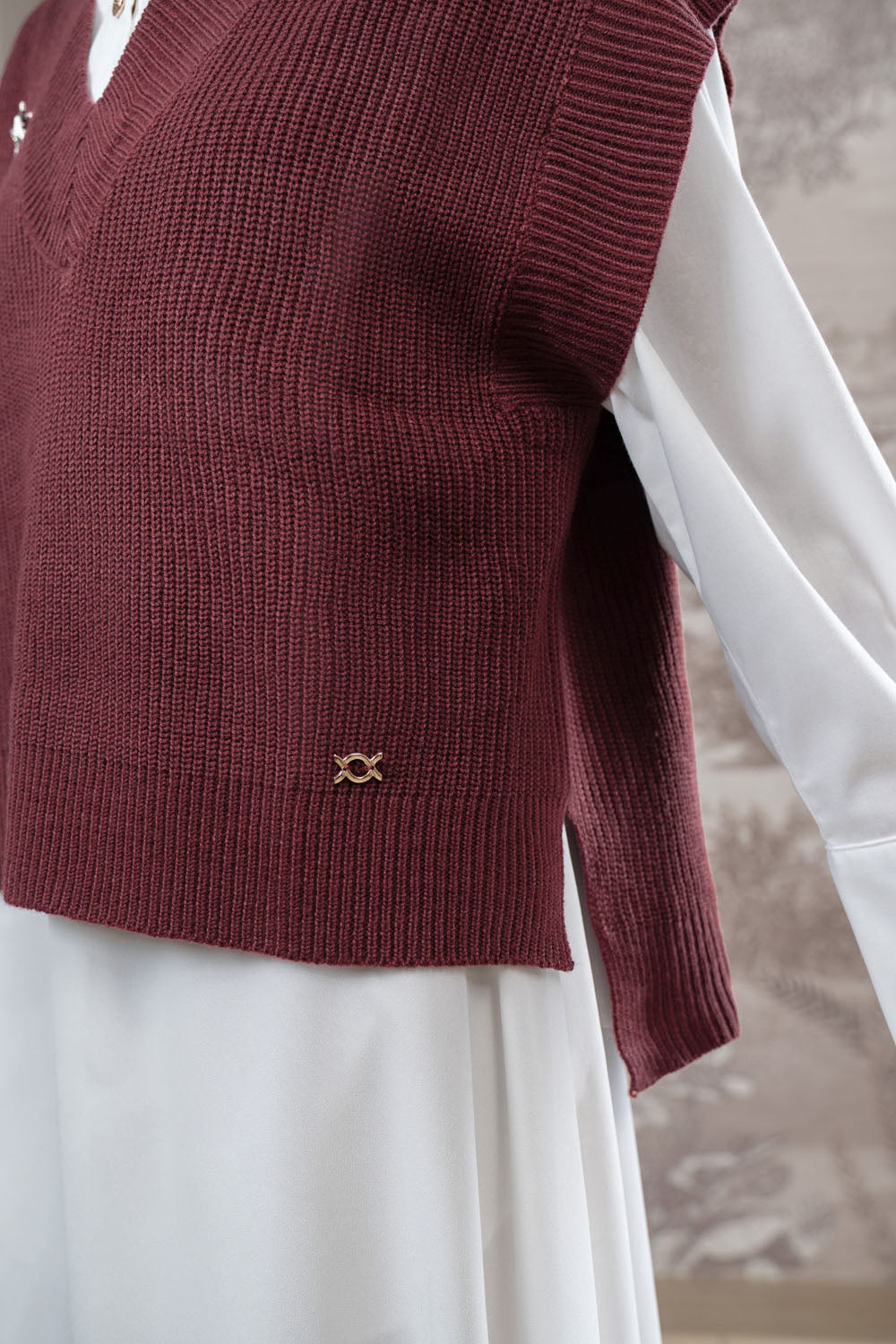 Mecy Sleeveless Knit Vest Pomegranate