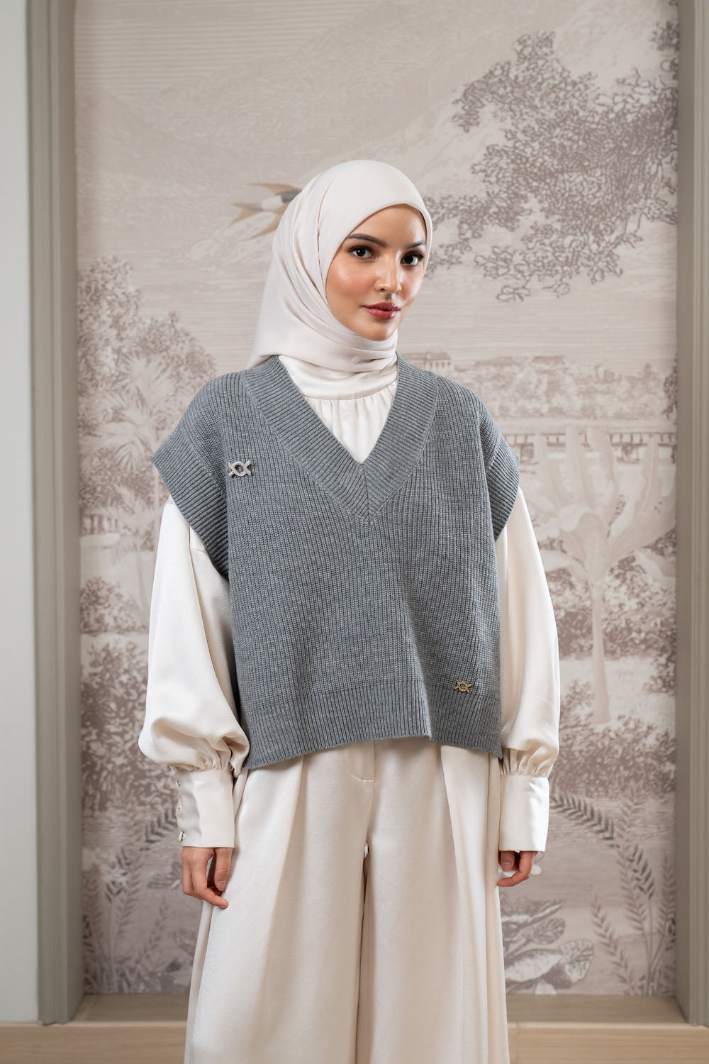 Mecy Sleeveless Knit Vest Carbon Grey