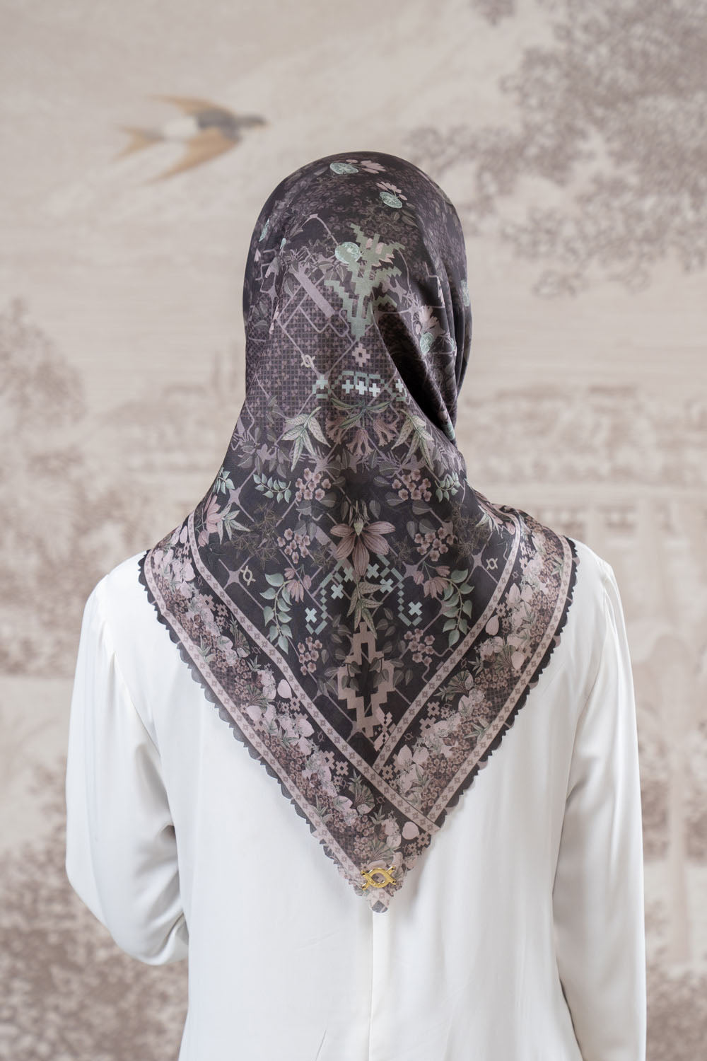 Ramiya Scarf Aksara Lada