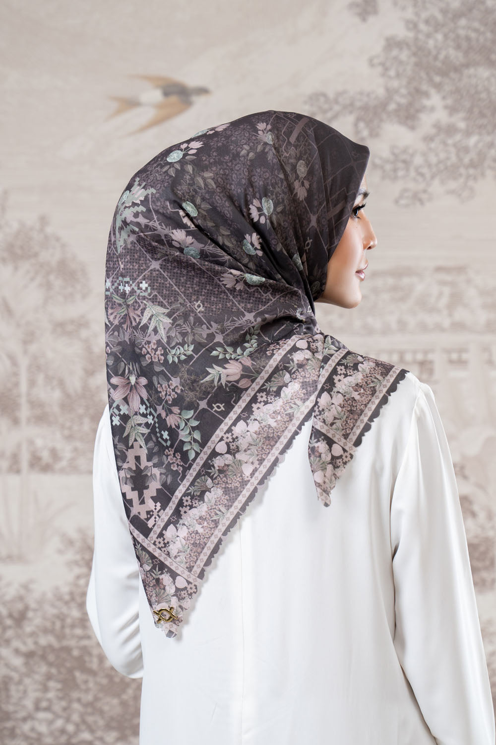 Ramiya Scarf Aksara Lada