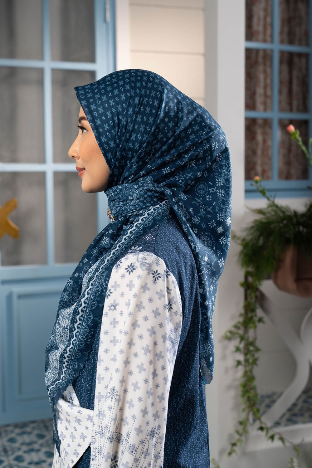 Diyasmara Scarf Andala