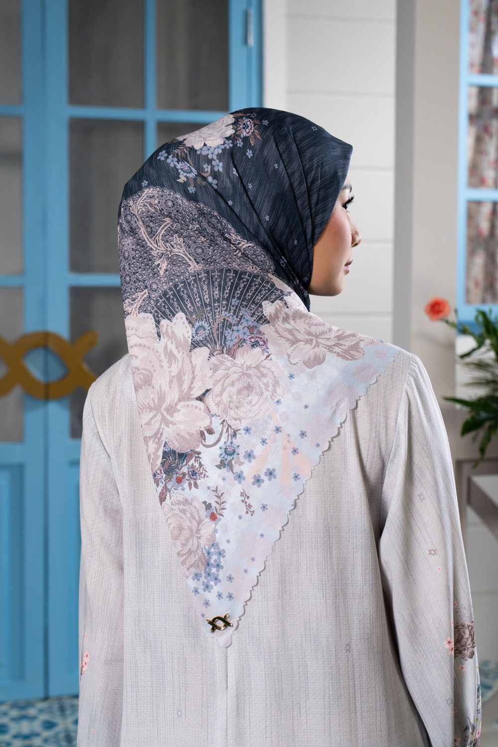 Kelanikha Scarf Lemuni