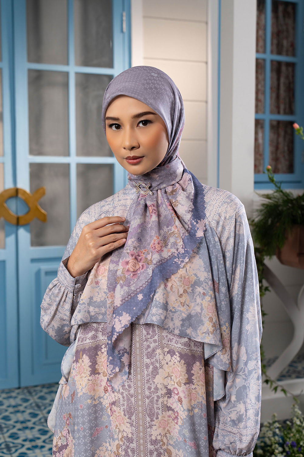 Isaura Scarf Lawi