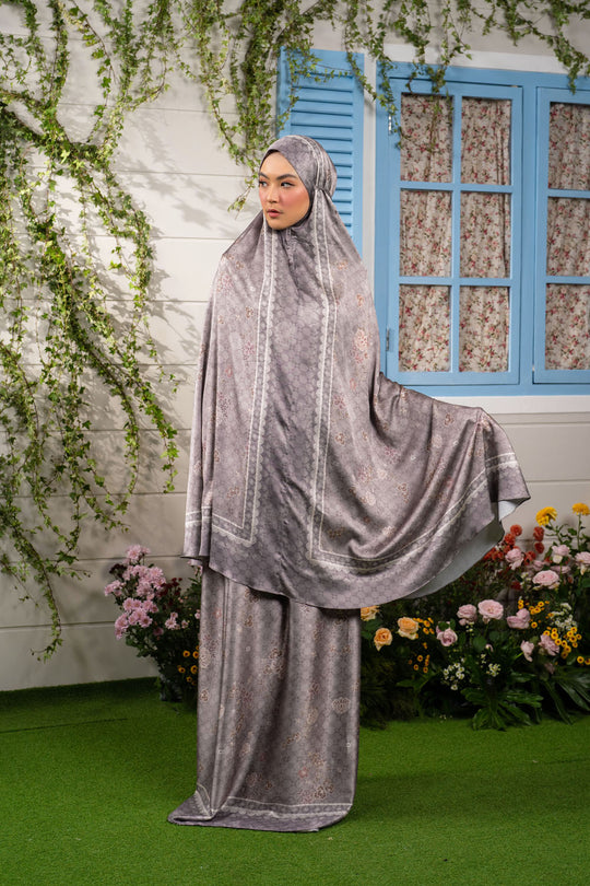 Nayandari Prayer Set Watu