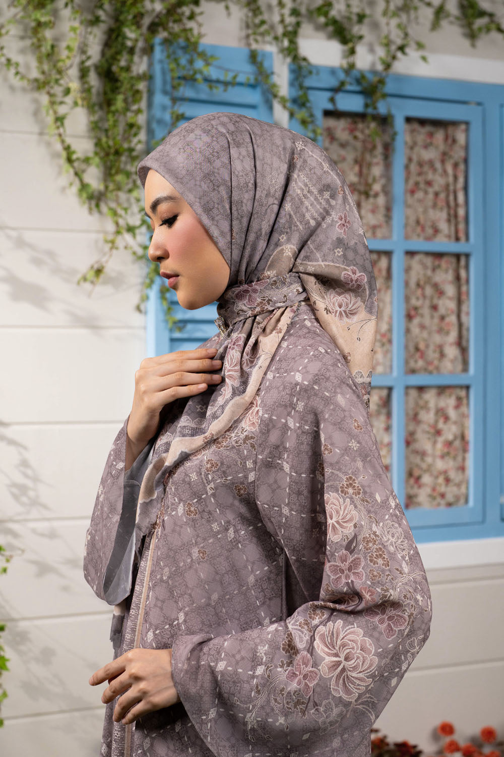 Nayandari Scarf Watu