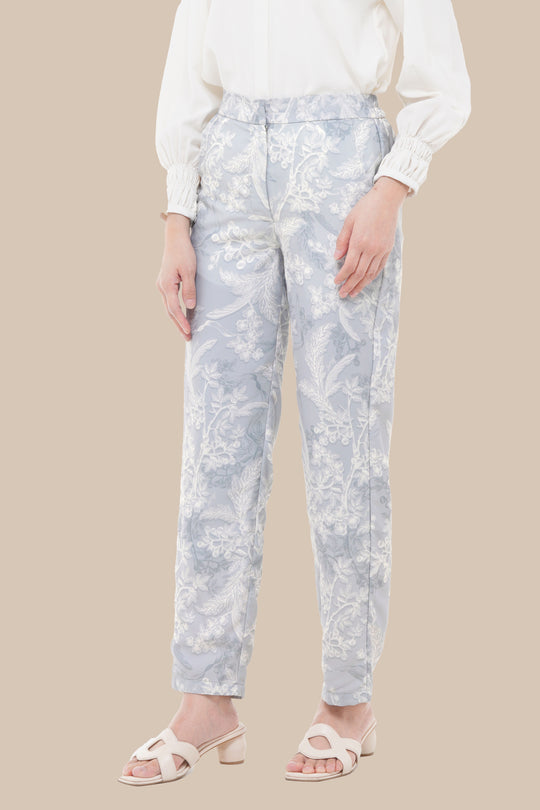 Ruby Pants Ocean Mist - Wearing Klamby