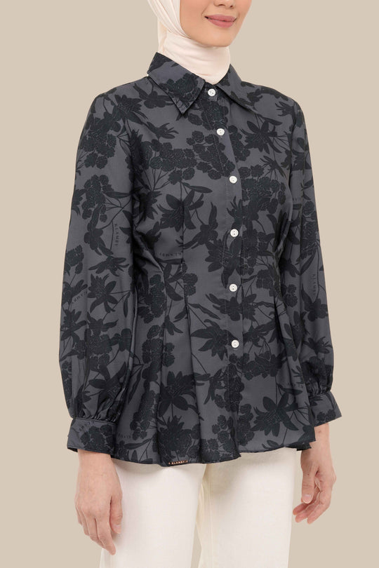 Emma Blouse (Minor) Black - Wearing Klamby