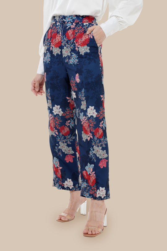 Davina Pants (Minor) Navy - Wearing Klamby