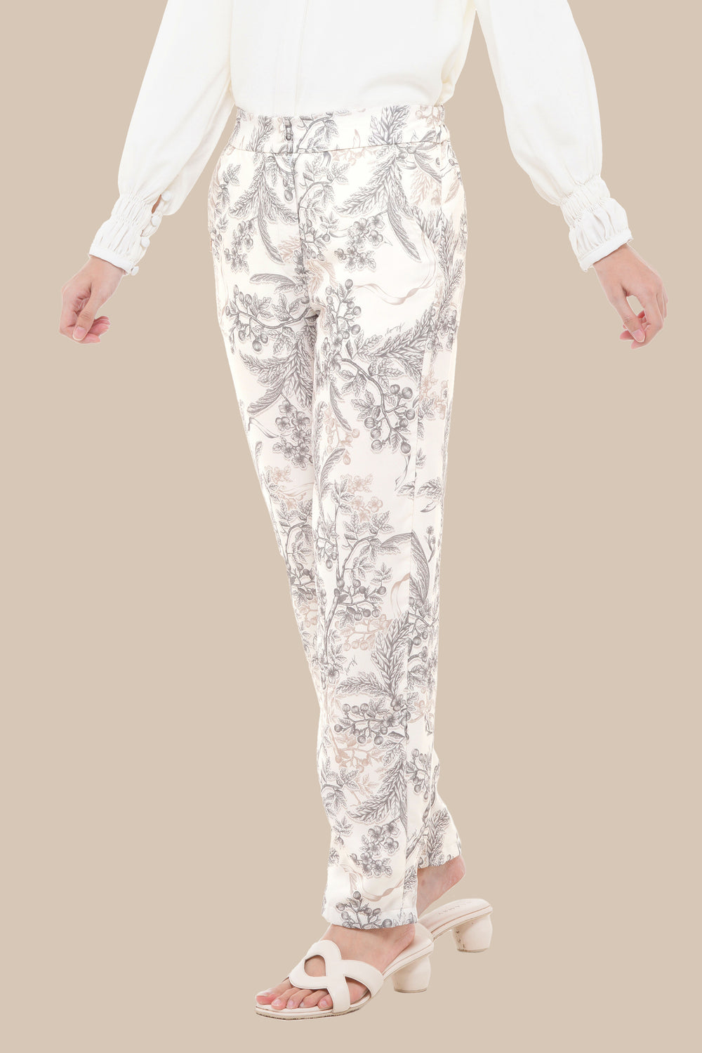 Ruby Pants White Marble - Wearing Klamby