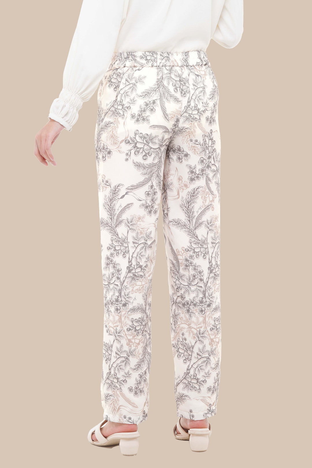 Ruby Pants White Marble - Wearing Klamby