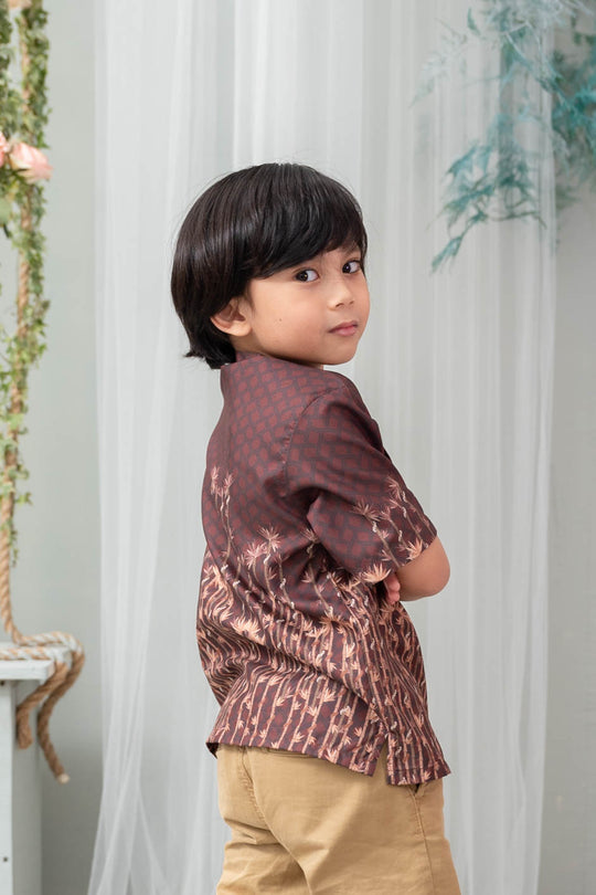 Arvin Shirt Red Garnet - Wearing Klamby