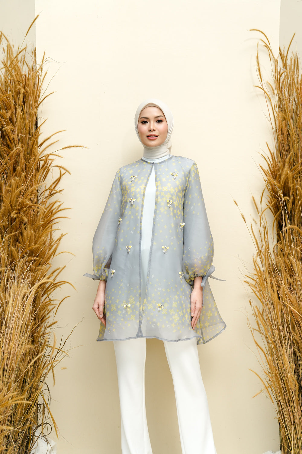 Andaya Outer with Embellishment include Inner (Minor) Luna - Wearing Klamby