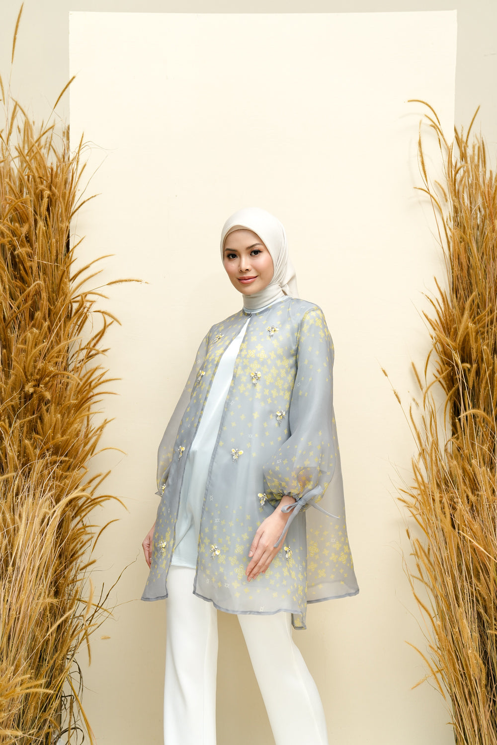 Andaya Outer with Embellishment include Inner (Minor) Luna - Wearing Klamby