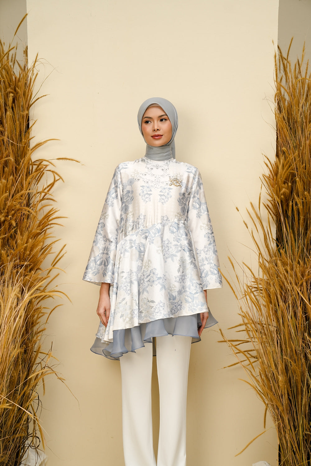 Bungo Rayo Tunic Azzura - Wearing Klamby