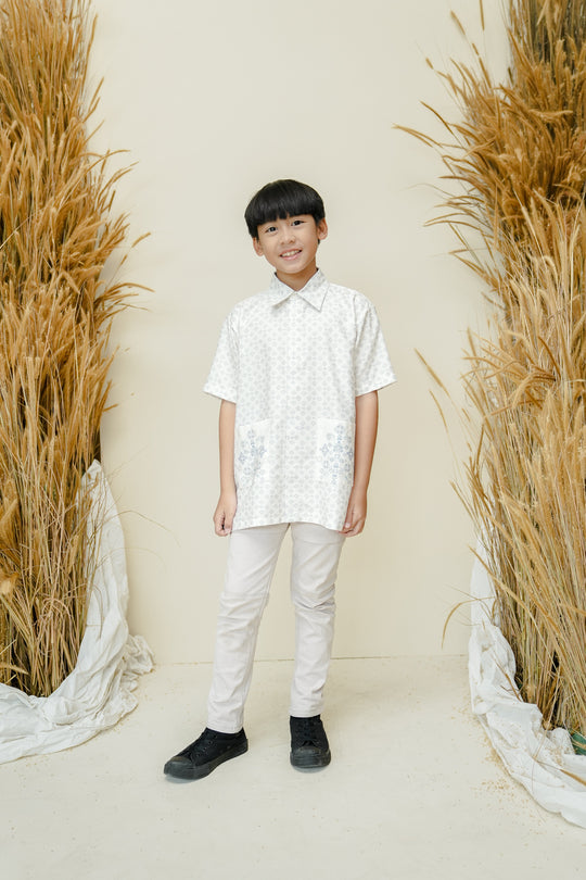 Dumai Shirt Boy Cahaya - Wearing Klamby