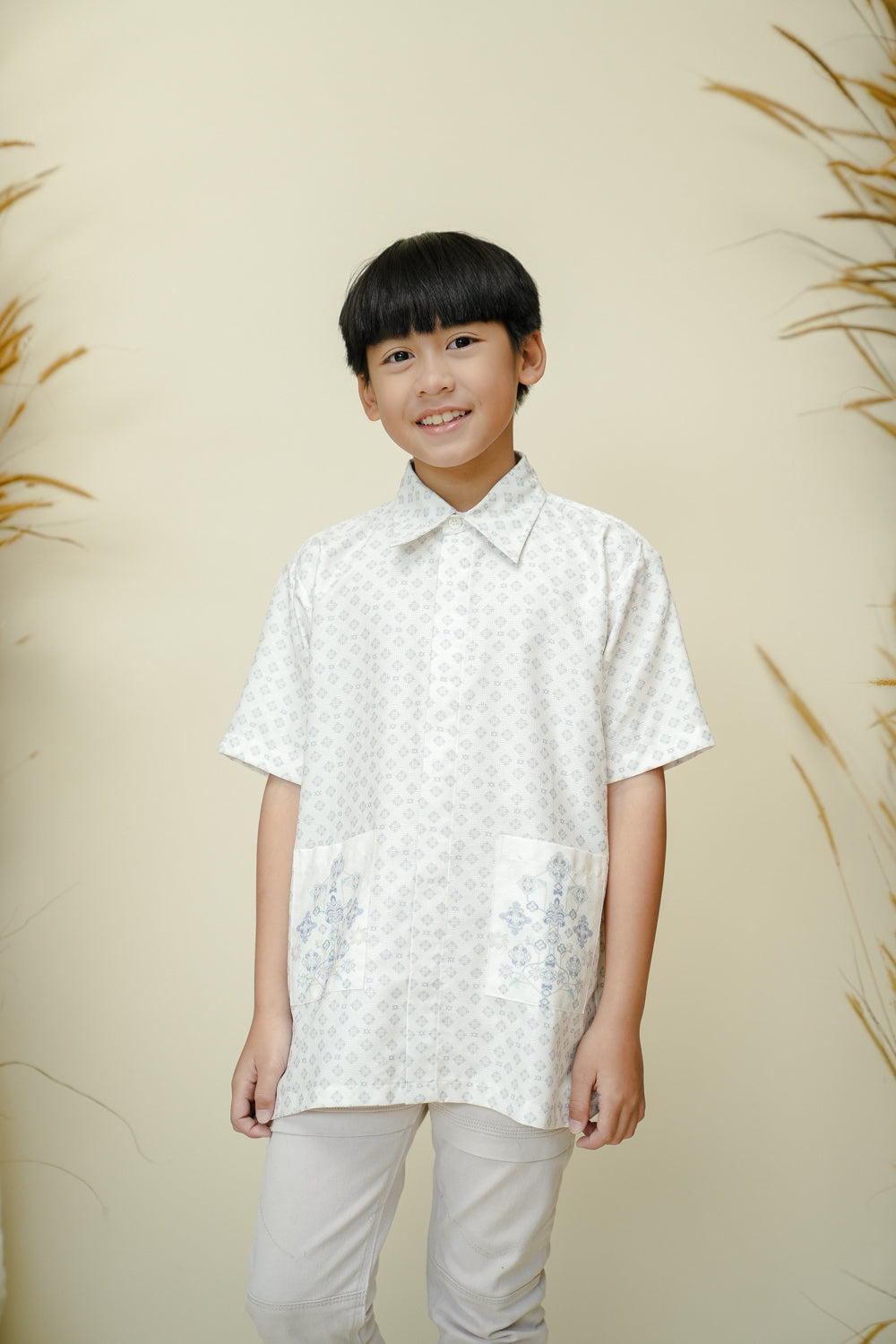 Dumai Shirt Boy Cahaya - Wearing Klamby