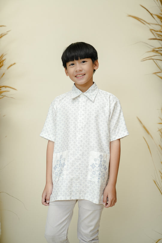 Dumai Shirt Boy Cahaya - Wearing Klamby