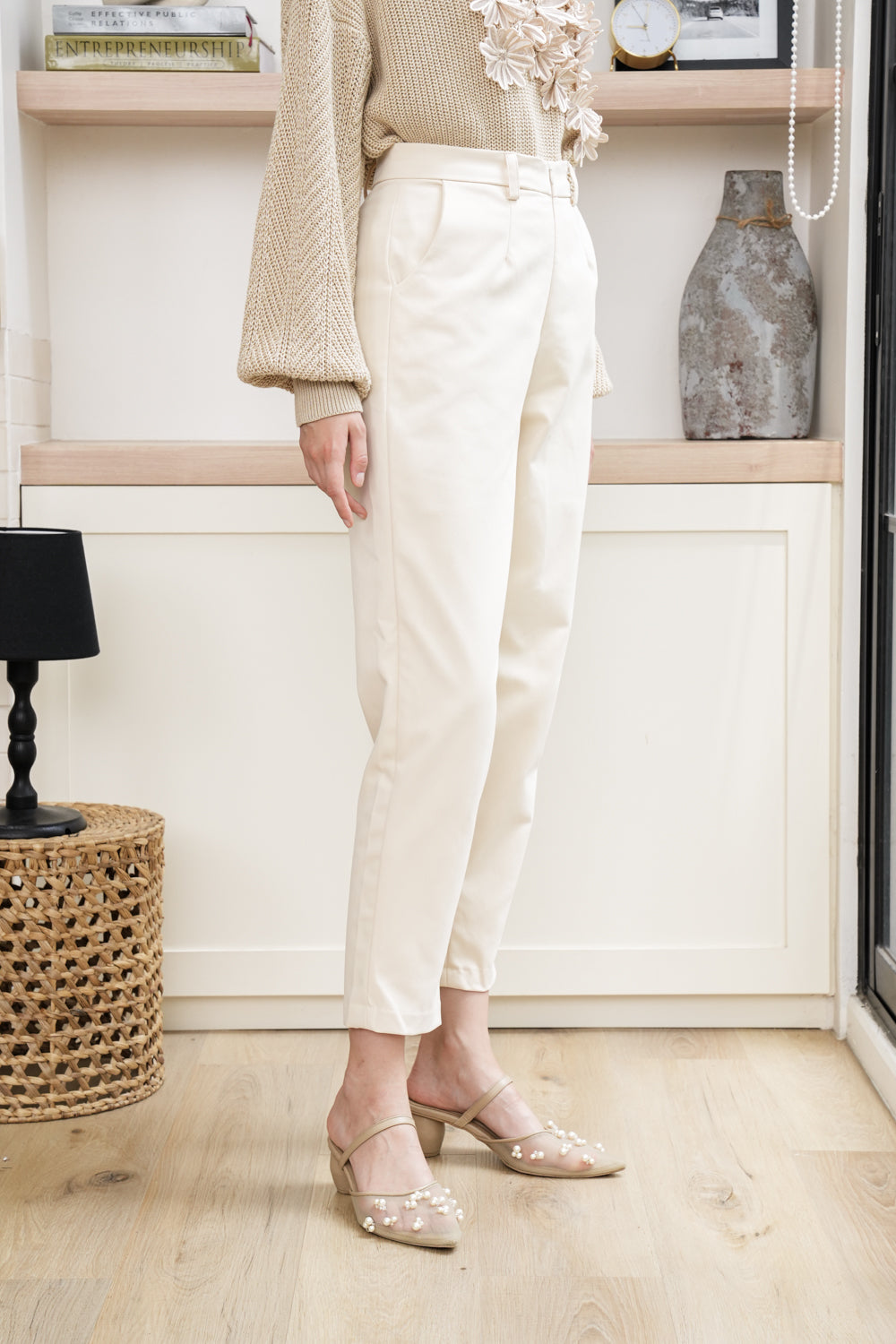 Ivy Ankle Pants Antique White - Wearing Klamby