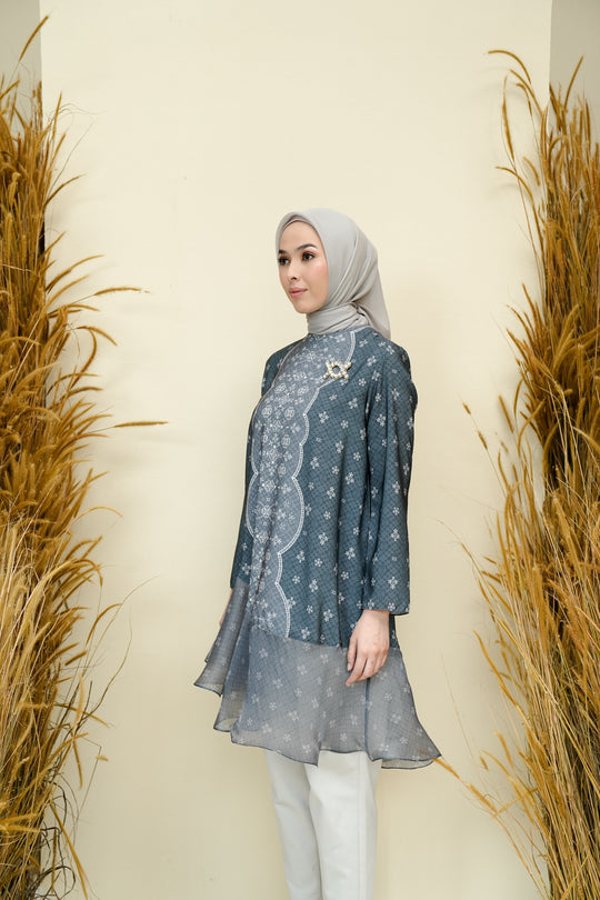 Pandai Sikek Tunic Savarna