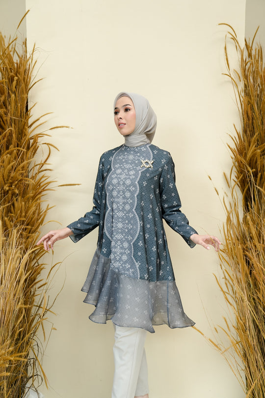 Pandai Sikek Tunic Savarna