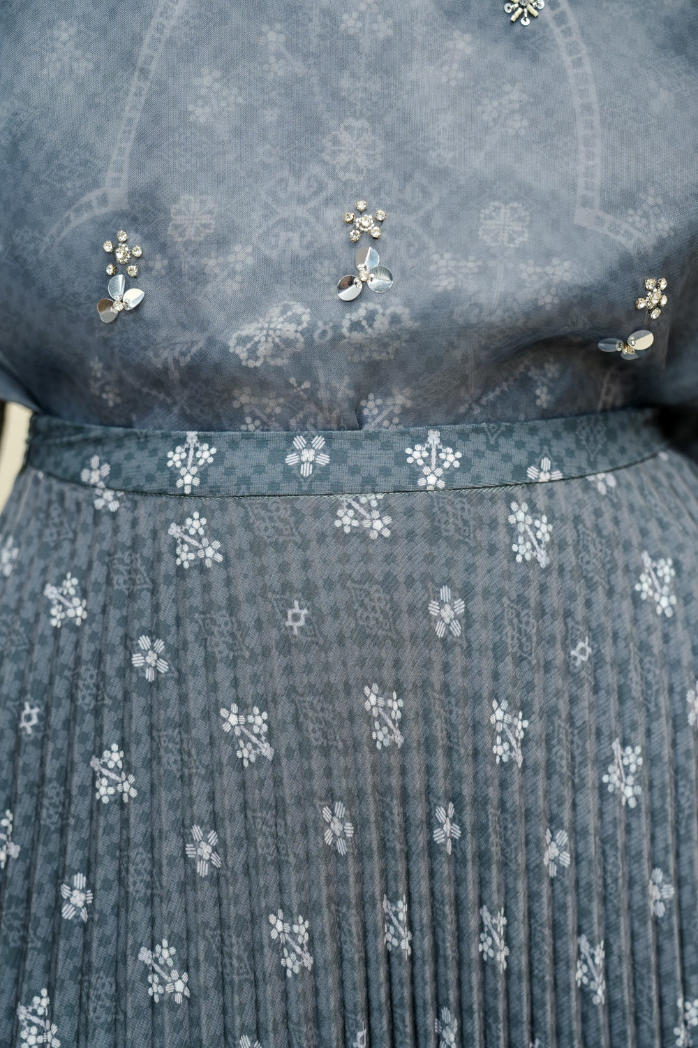 Pandai Sikek Pleated Skirt Savarna