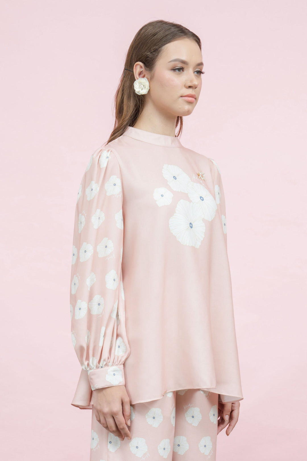 Harper Blouse (Minor) - Wearing Klamby