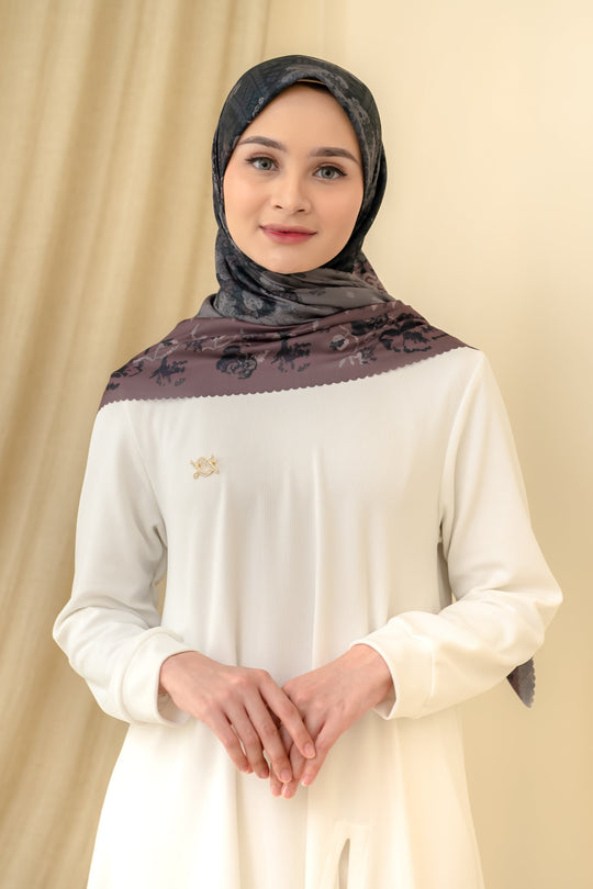 Serayu Scarf (Minor) Black Plum