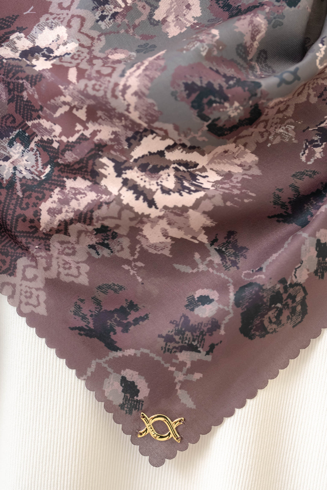 Serayu Scarf (Minor) Black Plum