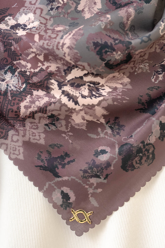 Serayu Scarf (Minor) Black Plum